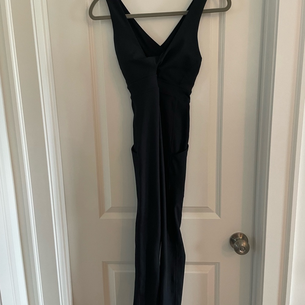 NWOT Fabletics Black Sleeveless V-Neck Sheath Jumpsuit
